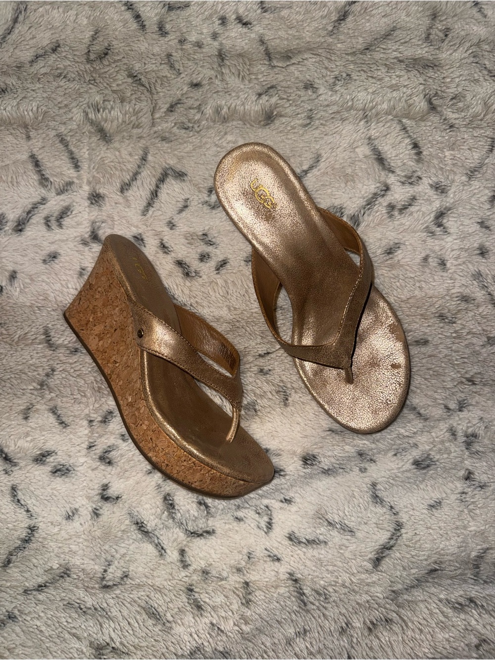 Y2k early 2000s UGG Metallic Gold Cork Wedge Thong Sandals